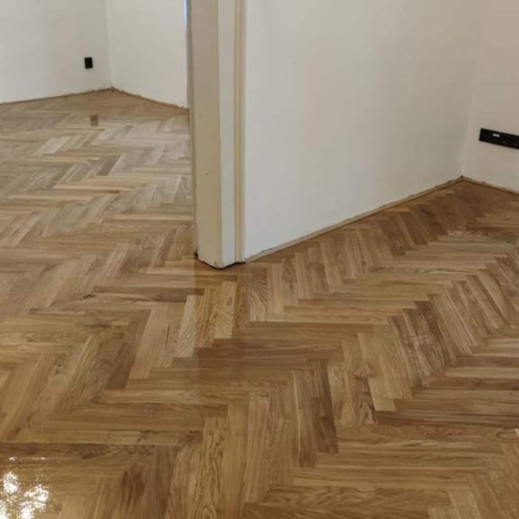 Mozaikové parkety v obytné místnosti
