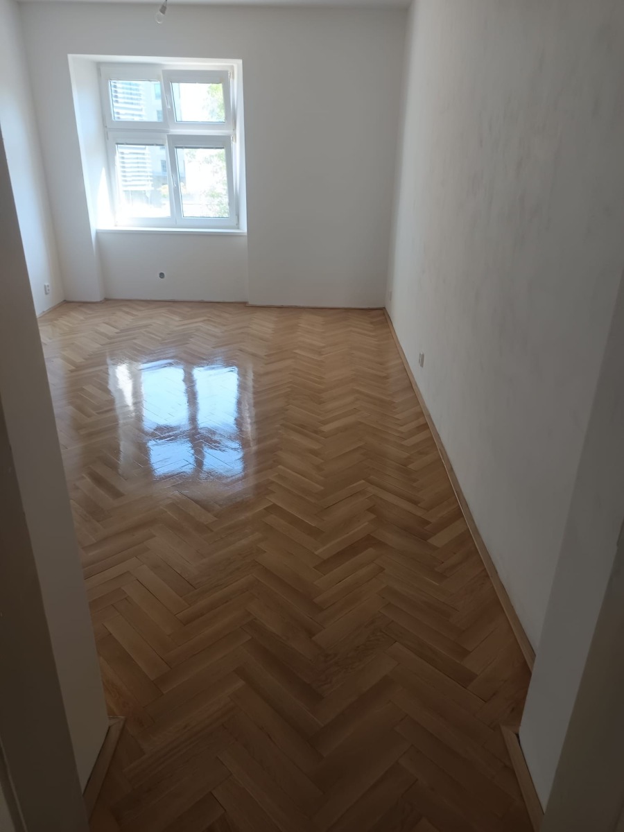 Bezprašně broušené parkety s lakem