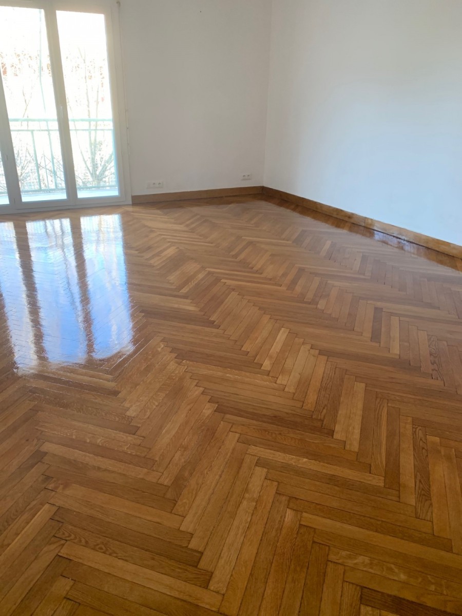 Bezprašně broušené parkety s lakem