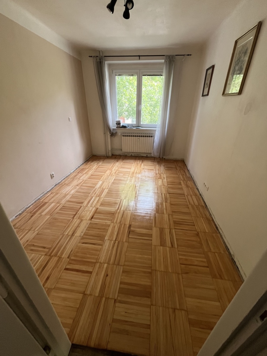 Masivní parkety po renovaci v pražském bytě