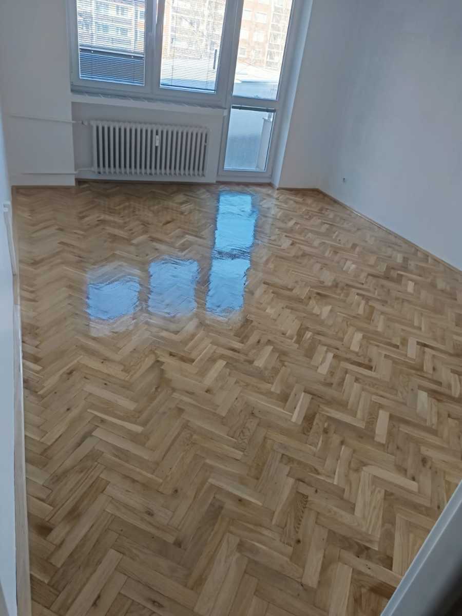 Bezprašně broušené parkety s lakem
